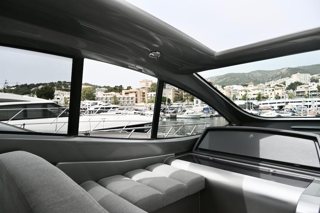 2007 PERSHING 56' 